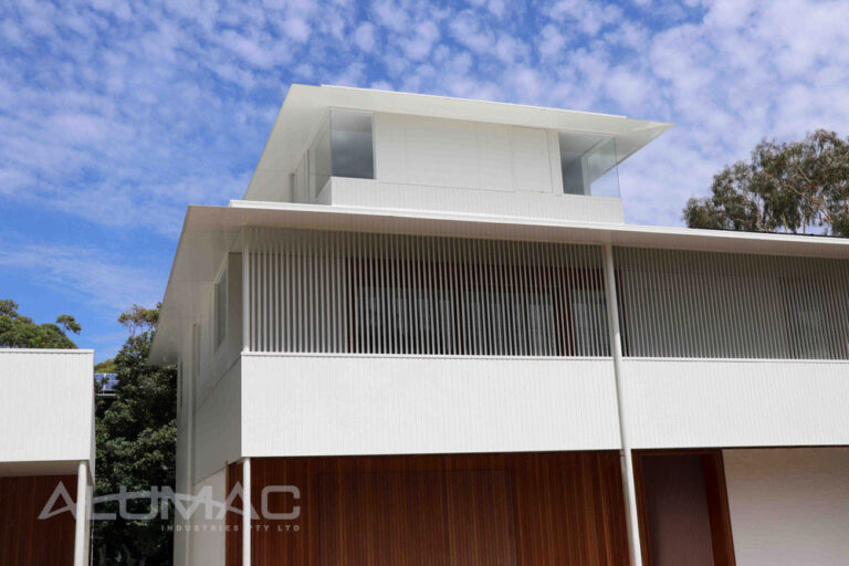 Aluminium Louvre Screen custom made in Sydney